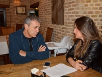 Ο Γιώργος Νταλάρας αφηγείται τη ζωή του ...