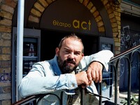 "Αυτός που έτρωγε όλο το γλυκό του&...