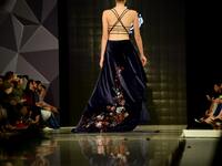 Συνέλαβαν γνωστό μοντέλο με κοκαΐνη στη Γλυφάδα