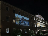 Η Βουλή φωταγωγήθηκε στη Μνήμη του Ολοκαυτώματος