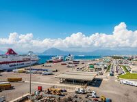 65χρονος νεκρός στο δρόμο μέσα στο λιμάν...