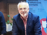Έφυγε από τη ζωή ο Βασίλης Καρδάσης, πρώ...