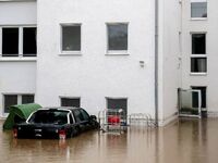 Στους 33 ο αριθμός των νεκρών από τις πλ...