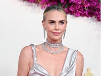 To εκθαμβωτικό layering κοσμημάτων της Σ...