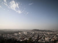 Καιρός: Πρωταπριλιά με ακραία υψηλές θερ...