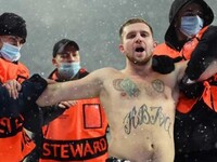 Ντιναμό Κιέβου - Μπάγερν: Ημίγυμνος εισβ...