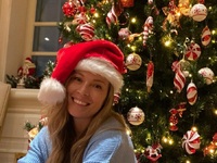 Η Μαριέττα Χρουσαλά μας ξεναγεί στο στολ...