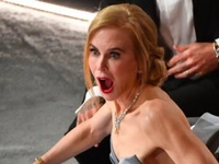 Όσκαρ: «Πάγωσε» η Νικόλ Κίντμαν με το χα...