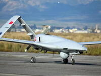 Μπαράζ τουρκικών υπερπτήσεων με drone πά...