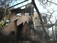 Φωτιά στην Αττική: Μαύρο σκηνικό σε Βαρν...