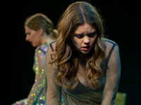 Η "Δάφνη" της Rafaella Marcus ...