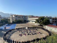 Πάτρα: Κινητοποιήσεις μαθητών με ρούχα π...