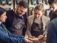 Η Coffee Island στηρίζει την κοινωνική κ...