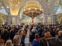 Η Πάτρα γιορτάζει: Πλήθος πιστών στον Ιε...