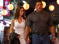 «Εφτασε» και ο θηριώδης Ντουέιν Τζόνσον ...