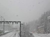 Εκτροχιάστηκε τρένο στην Ελβετία λόγω χι...