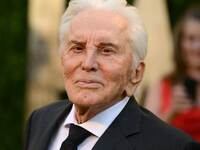 Έφυγε από τη ζωή στα 103 του (!) ο Κέρκ Ντάγκλας