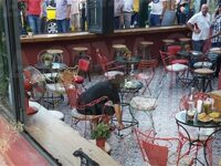 Σοκάρει η άγρια δολοφονία σε καφετέρια σ...