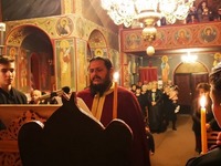 Αναστέλλει τις ακολουθίες της Σαρακοστής...