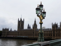 To 60% δυσκολεύεται να πληρώσει λογαριασ...