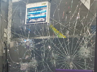 Πάτρα: Αντιεξουσιαστές έσπασαν τζαμαρίες...