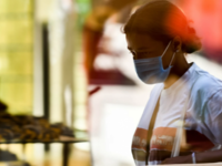 Μεταπανδημικό «κοκτέιλ» με ιώσεις, γρίπη...