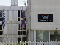 Κορωνοϊός: ΔΕΙΤΕ τι θα γίνει με τις κάρτ...