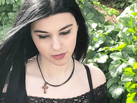 Η 15χρονη Αιγιώτισσα τραγουδίστρια Μαριλ...