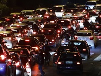 Κυκλοφοριακό «χάος» στην έξοδο της Περιμ...