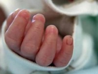 Αγρίνιο: Δύο βρέφη με κορωνοϊό μεταφέρθη...