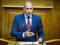 Κωνσταντίνος Μπογδάνος: Τη διαγραφή του ...