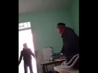 Αδιανόητο βίντεο με μαθητή που βρίζει χυ...