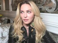 Το Instagram διέγραψε ανάρτηση της Μαντό...