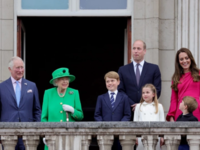 Βασίλισσα Ελισάβετ: Εμφάνιση - έκπληξη σ...