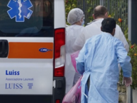 Φρίκη- Βρήκαν τη σορό της καθισμένη σε κ...