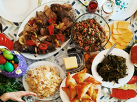 «Τσουχτερό» το πασχαλινό τραπέζι: Πάνώ α...