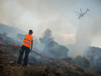 Σε ύφεση η φωτιά στη Βούλα- Eνίσχυση και...
