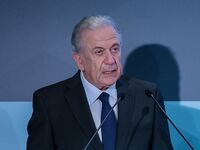 Δημήτρης Αβραμόπουλος: Επείγουσα έρευνα ...