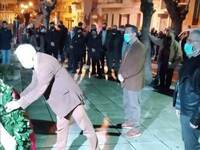 Ώρα Πατρών: Κατάθεση στεφάνου στη μνήμη ...