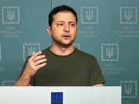 Νέες «βολές» Ζελένσκι στη Ρωσία: Καθυστε...