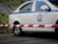 Πάτρα: Σωλήνας έπεσε πάνω σε αυτοκίνητα