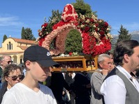 Η Μεγάλη Παρασκευή στο Β΄ Κοιμητήριο Πατ...