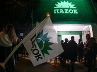 ΠΑΣΟΚ - ΚΙΝΑΛ: Στις κάλπες για αλλαγή ον...