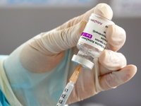 H Astrazeneca αποσύρει το εμβόλιο κατά τ...