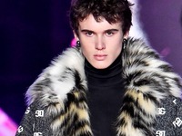 Ο οίκος Dolce&Gabbana σταματά να χρη...