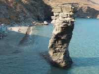 “Της Γριάς το Πήδημα” και ακόμη 6 παραλί...