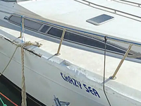 Πάτρα: Εγκαταλειμμένο σκάφος στη Μαρίνα ...