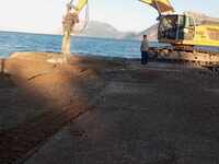 Πάτρα: Ξεκίνησε το γκρέμισμα της προβλήτ...