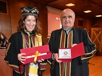  Επίτιμη Διδάκτωρ του Πανεπιστημίου Πατρ...