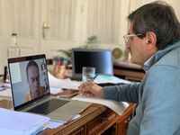 Τηλεδιάσκεψη Πελετίδη με αρχηγούς παρατά...